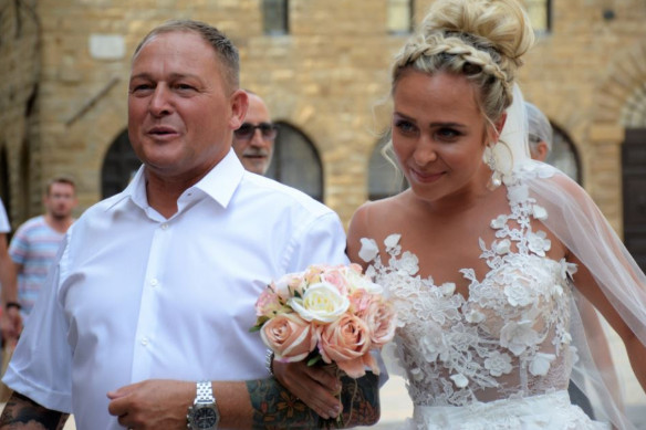 Pored svekrve, Ani neprijatelji nisu potrebni: Svadbu mi je uništila rečenicom “dok ja plaćam moja su pravila” - featured image Pored svekrve, Ani neprijatelji nisu potrebni: Svadbu mi je uništila rečenicom “dok ja plaćam moja su pravila” - featured image