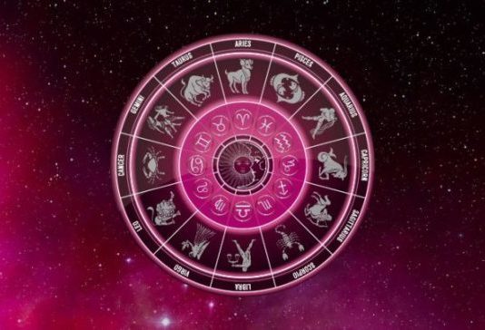 Horoskop za sezonu Vodolije 2026: Bik se fokusira na status i posao, a evo pred kim je najbolji deo godine