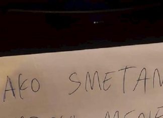 Netko je parkirao na nezgodnom mjestu i ostavio poruku, fotka je apsolutni hit zbog jednog detalja