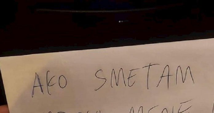 Netko je parkirao na nezgodnom mjestu i ostavio poruku, fotka je apsolutni hit zbog jednog detalja