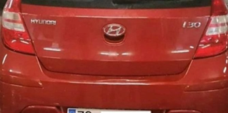 Oženjeni muškarac nalijepio je urnebesan natpis na svoj auto, fotka je odmah postala teški hit