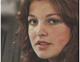 OVA FOTOGRAFIJA JE NASTALA 1974. GODINE: Da li prepoznajete pjevačicu na slici, NEMA OSOBE NA BALKANU KOJA NE ZNA NJENE PJESME - featured image