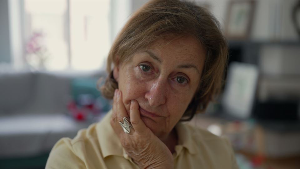 Ćerka se bogato udala i sad me se stidi: Kad mi je komšinica rekla kako se ponašala na svom rođendanu na koji me nije pozvala – zaplakala sam - featured image