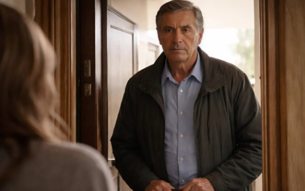 Otac nas je, moje sestre i mene, napustio kad mi je bilo dvanaest godina, otišao je drugoj ženi s djetetom i živio cijeli život s njima 😕🤔. Kad je ostarijo, njegova posvojena kći ga je izbacila, i jednog dana se odjednom pojavio na našem pragu.