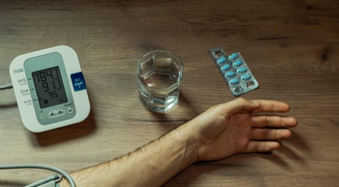 Ako pijete lijekove za srce ili pritisak, ovu voćku nikako ne smijete jesti – terapija može postati otrov