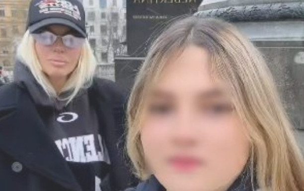 Ne skrivaju više ljubav Nika otkrila s kim je u vezi! On ima 58 godina, pr0paIica i kIošar sa estrade? Duško i Jelena poludili kad su vidjeli ko je u pitanju, A ni vama neće biti dobro!!