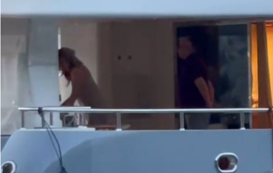 Melinu muž milioner gađao peškirom: Pojavio se šok snimak sa jahte nakon glamuroznog slavlja (Video)