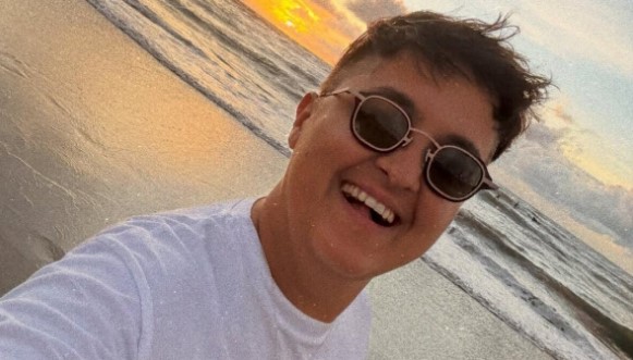 KO JE REKAO DA JE NEMOGUĆE!!!Pogledajte kako je izgledala najromantičnija PROSIDBA NA PLAŽI!!A TEK DA VIDITE KO JE MLADOŽENJA pripremite se za ovo iznenađenje vijeka….