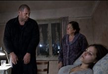 Znajući da njena kćerka na samrti neće dočekati jutro, izmučena majka je ipak pustila zatvorenika, kojeg se plašilo cijelo selo, da prenoći. Ali ono što se desilo u zoru šokiralo je selo…… 😲😲😲