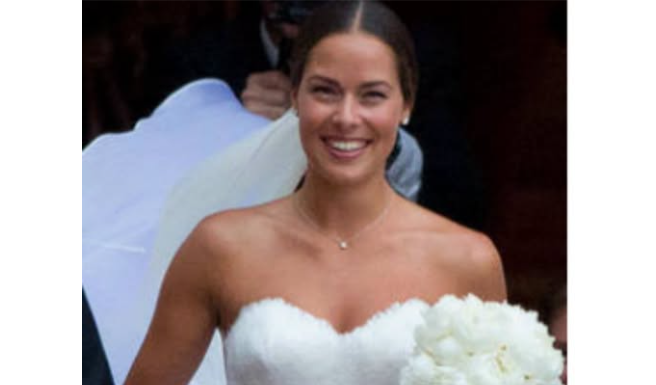 ANA IVANOVIĆ SE UDAJE ,POGELDAJTE KAKAV JE SKANDAL ŠVAJNI NAPRAVIO KAD JE VIDIO KO JE U PITANJU: A i vi ćete ostat u šoku!!! Švani mu nije ni do koljena!!!!Ana je ubola jakpot (FOTO)