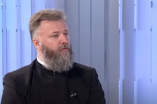 Otac Predrag objasnio koji način izražavanja je pravilniji: Nikad ne bi trebalo da govorimo “Primi moje saučešće” ožalošćenima - featured image