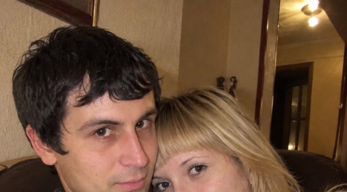 😱💔 Moja baka poklonila je mojoj kćeri stari ogrlicu za rođendan… a moja je majka problijedjela čim ju je ugledala! 😨 Tada mi je otkrila najstrašniju tajnu naše obitelji: moj je djed zlostavljao moju majku kada je imala samo 15 godina… a moja je baka sve znala od samog početka. 💔 😱💔 Moja baka poklonila je mojoj kćeri stari ogrlicu za rođendan… a moja je majka problijedjela čim ju je ugledala! 😨 Tada mi je otkrila najstrašniju tajnu naše obitelji: moj je djed zlostavljao moju majku kada je imala samo 15 godina… a moja je baka sve znala od samog početka. 💔 - featured image