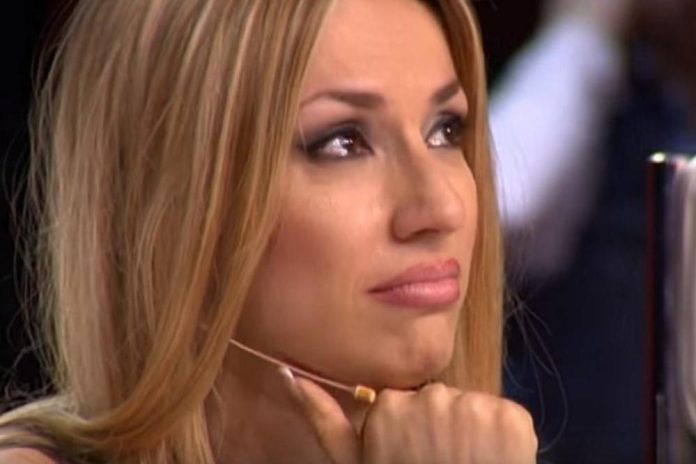 Nakon mnogobrojnih brodoloma sreća zakucala na Radina vrata!ČUVALA JE LIJEPE VIJESTI, U STROGOJ TAJNOSTI sad je stomak odao:Rada prima čestitke, dolazi nam djevojcica… - featured image