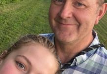 Otišla sam u šumu sa svojim ocem. Odjednom me je zgrabio za ruku i rekao: „Konačno smo sami. Dođi ovamo, da te poljubim. Toliko dugo sam želeo ovo da uradim.“ Užasnuta, pokušala sam da se izmaknem. Ali moj otac je prišao bliže, uhvatio me za ramena i šapnuo: „Ne boj se, dušo. Tvoja majka nikada neće saznati šta se dogodilo između nas.“ Počela sam da drhtim. A kada je rekao: „Čekao sam 19 godina na ovaj trenutak“,… Otišla sam u šumu sa svojim ocem. Odjednom me je zgrabio za ruku i rekao: „Konačno smo sami. Dođi ovamo, da te poljubim. Toliko dugo sam želeo ovo da uradim.“ Užasnuta, pokušala sam da se izmaknem. Ali moj otac je prišao bliže, uhvatio me za ramena i šapnuo: „Ne boj se, dušo. Tvoja majka nikada neće saznati šta se dogodilo između nas.“ Počela sam da drhtim. A kada je rekao: „Čekao sam 19 godina na ovaj trenutak“,… - featured image